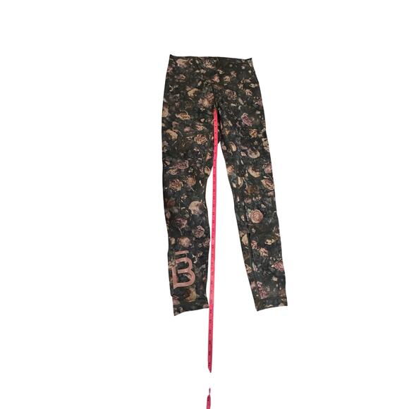 Lululemon Size 8 Dark Floral Leggings with “B” Logo – Stretchy Activewear - Picture 2 of 8
